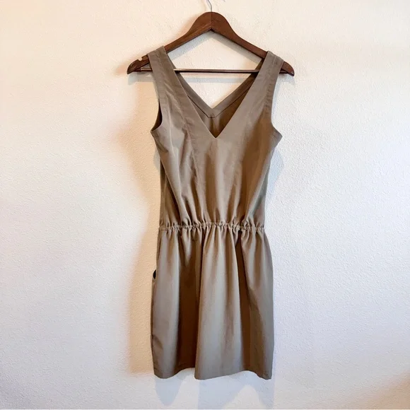 Athleisure Minimalist Utility Romper Toad&Co Eco Travel Pocket Dress Small A52 - Picture 8 of 9